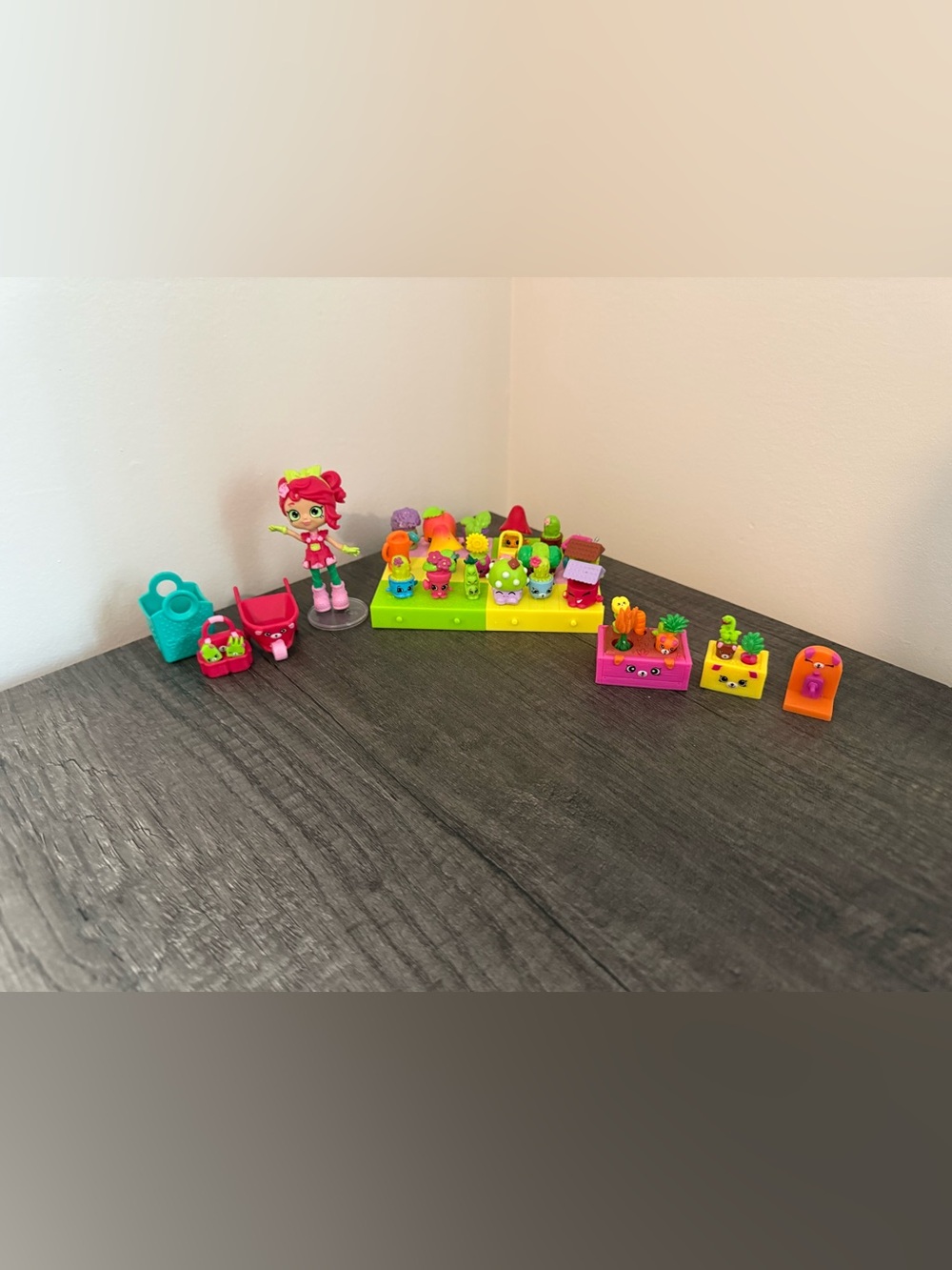 Shopkins Happy Places Patio Garden Playset ft. Rosie Bloom